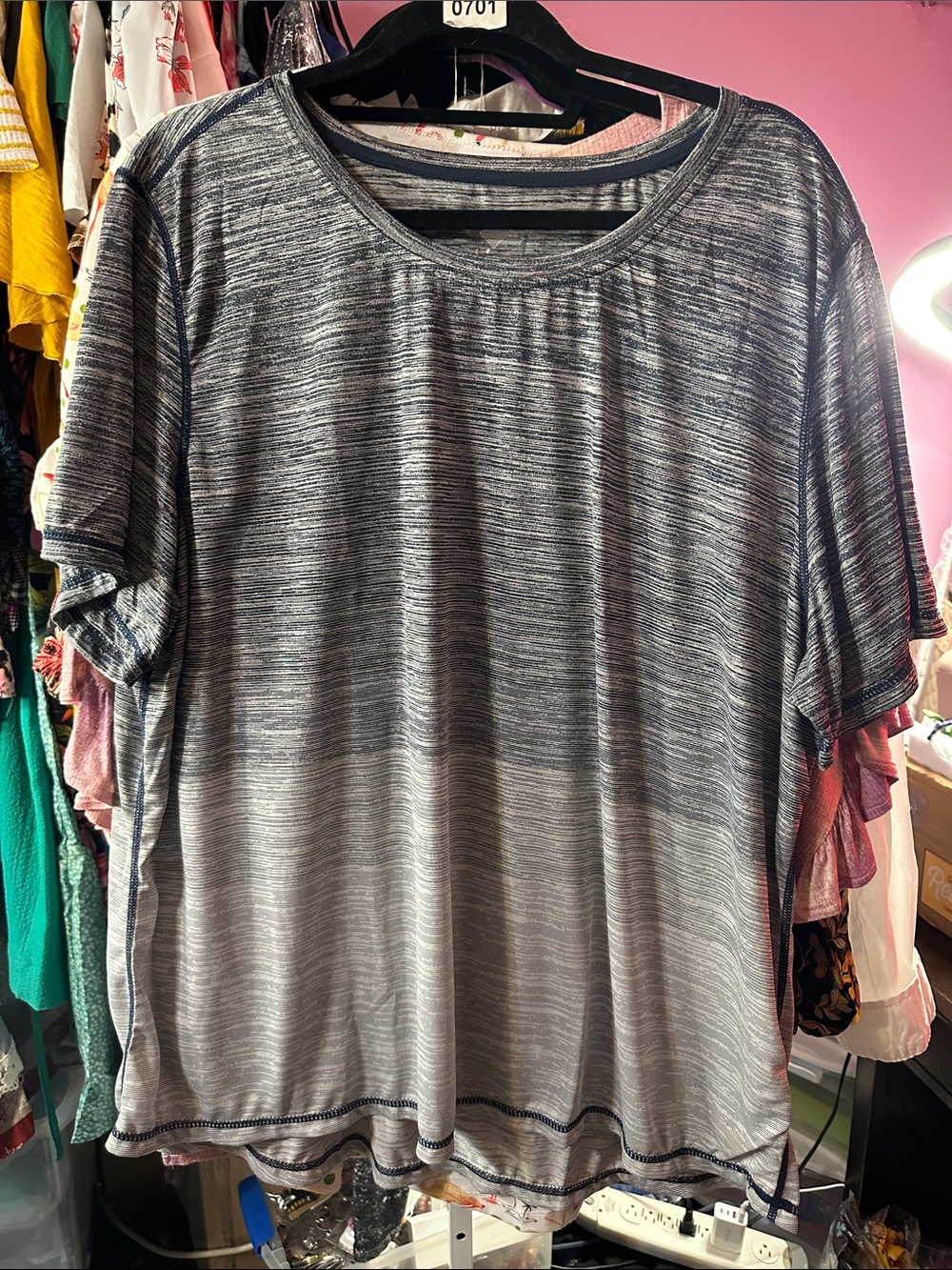 LuLaRoe Rise Workout Short Sleeve Tee